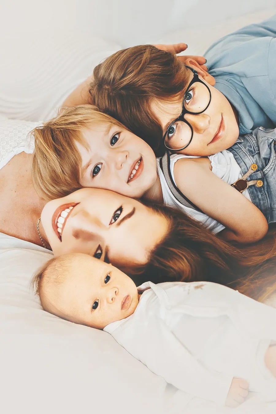 Natural family photography session by Rasa Hokušaitė